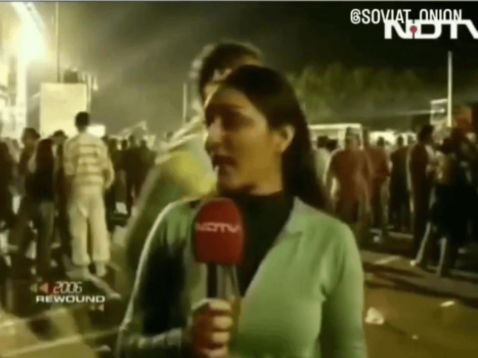 Indische Reporterin wird von ausländischen Hooligans belästigt