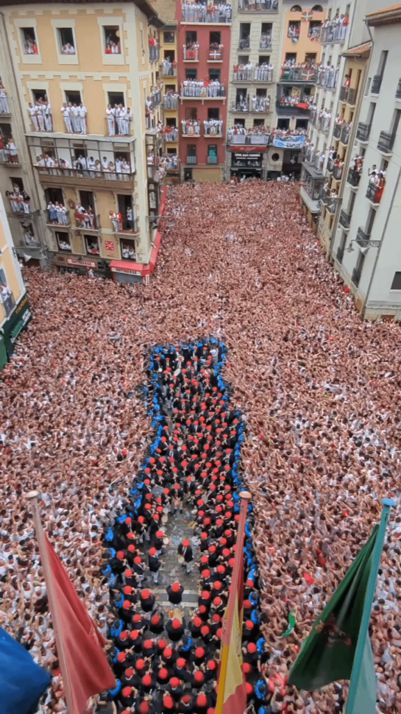 Beginn der San Fermín-Feierlichkeiten in Pamplona, ​​​​Spanien