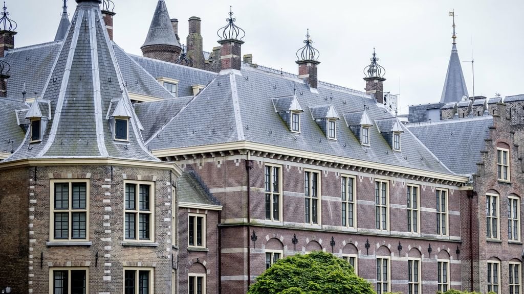 Bürgermeister zwingt Premierminister, Torentje zu verlassen, andernfalls 100.000 Euro Strafe pro Woche