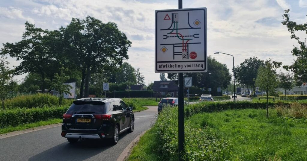 Massive Verwirrung in Gemert: Neues Verkehrsschild verschlimmert die unklare Situation nur