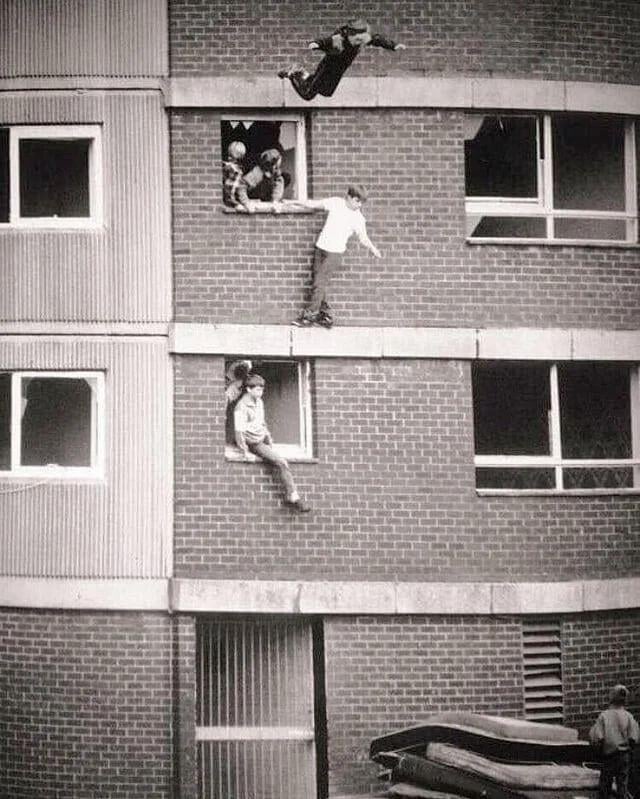 Geburtsstunde des Balconing, England, 1980.