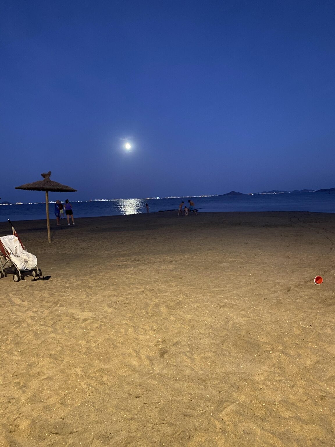 Abenddämmerung am Strand