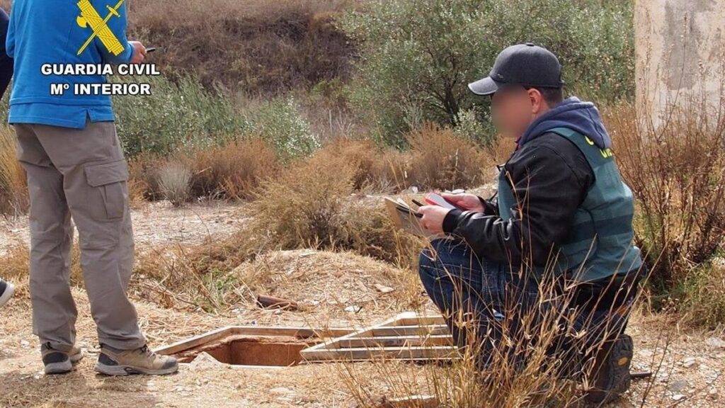 Wasserdiebstahl in Murcia | Sie jagen einen Geschäftsmann, der 17 Jahre lang einen Golfplatz mit Wasser aus illegalen Brunnen bewässert hat Wasserdiebstahl in Murcia | Sie jagen einen Geschäftsmann, der 17 Jahre lang einen Golfplatz mit Wasser aus illegalen Brunnen bewässert hat