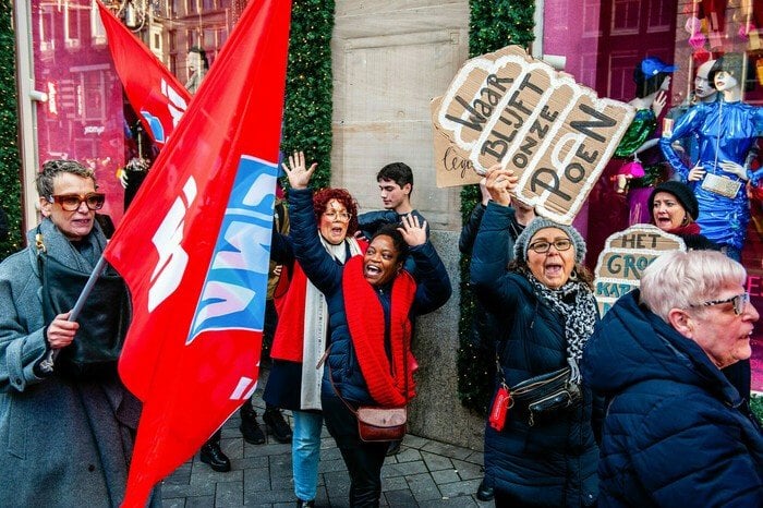 Inflation?  Ja.  Gehaltserhöhung?  Wow.  Die Zahl der erwerbstätigen Armen nimmt rapide zu