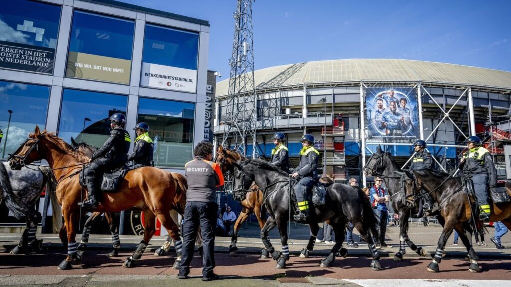 Die Fußballspiele Twente – Sparta und NAC – Ajax verliefen ohne Polizei reibungslos