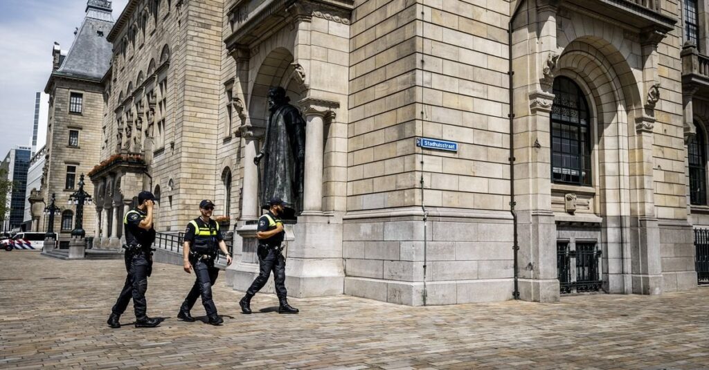 Die Verhärtung der Rotterdamer Polizei erhöht das Risiko von „Diskriminierung, Sexismus und übermäßiger Gewalt“ gegen Bürger Die Verhärtung der Rotterdamer Polizei erhöht das Risiko von „Diskriminierung, Sexismus und übermäßiger Gewalt“ gegen Bürger