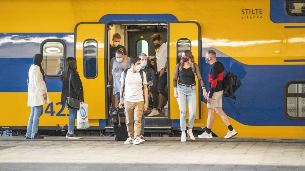 Ehemalige Studierende müssen während der Corona-Krise weiterhin für die Nutzung ihrer ÖPNV-Karte zahlen