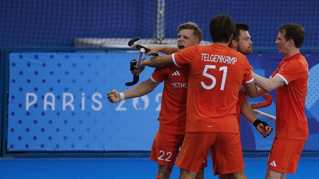 Gold-Eishockeyspieler nach nervenaufreibendem Finale und Elfmeterschießen gegen Deutschland