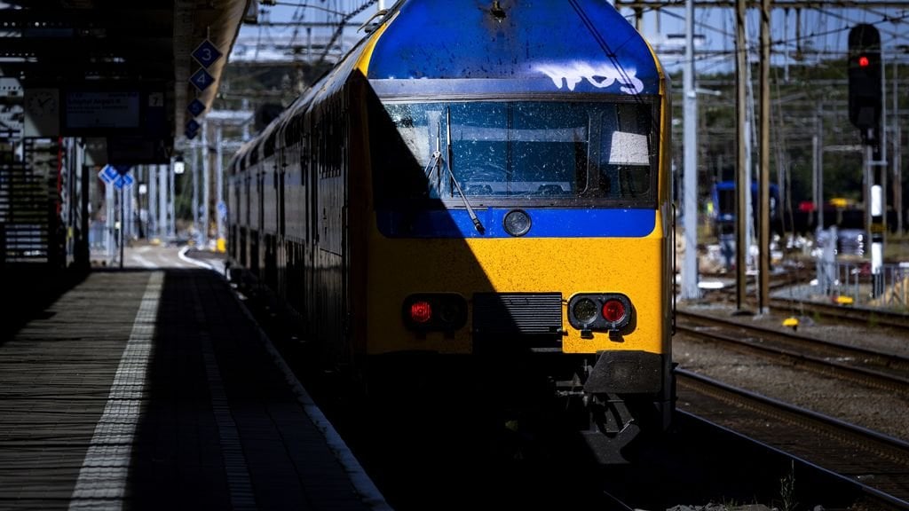 NS streicht 500 Stellen, Bahnreisen werden deutlich teurer
