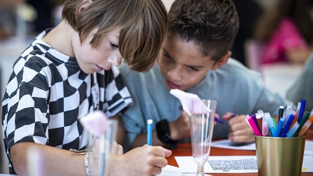 Mittlerweile sind Mobiltelefone auch in Grundschulen verboten