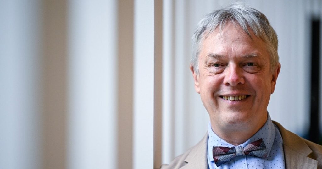 „Die Gesellschaft polarisiert sich zunehmend“: VUB-Rektor besorgt über zunehmenden religiösen Einfluss auf dem Campus „Die Gesellschaft polarisiert sich zunehmend“: VUB-Rektor besorgt über zunehmenden religiösen Einfluss auf dem Campus