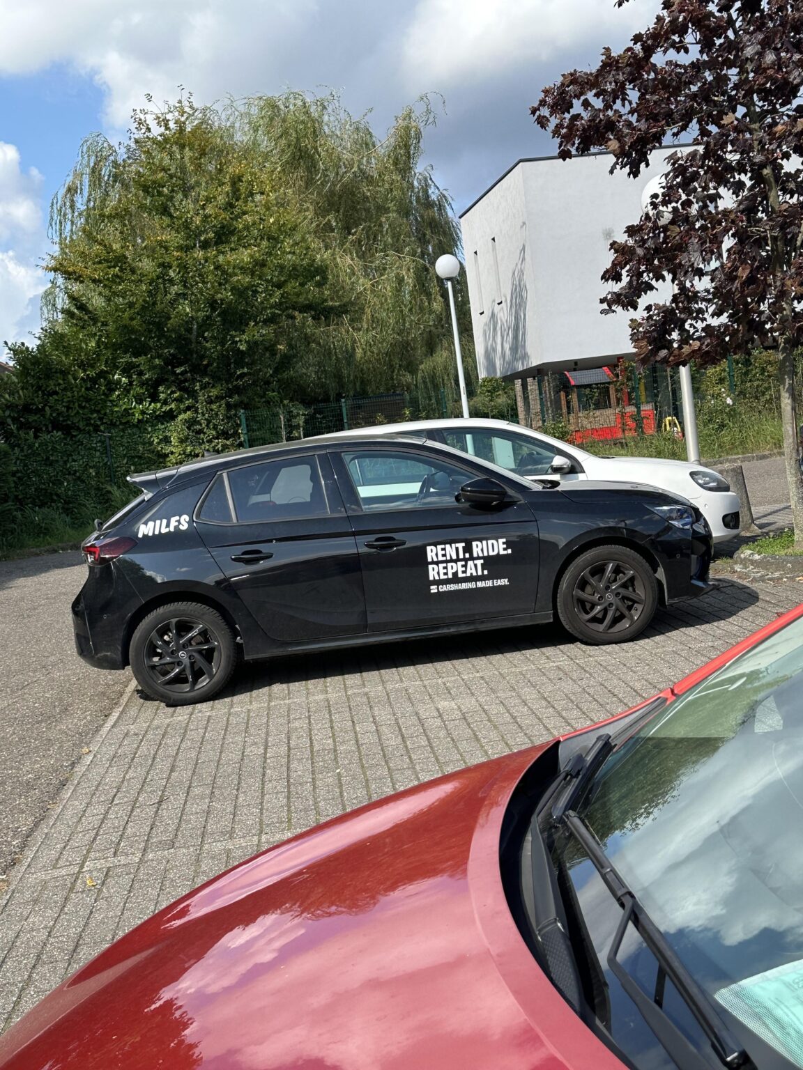 Wie auf einem Parkplatz in Brüssel zu sehen …