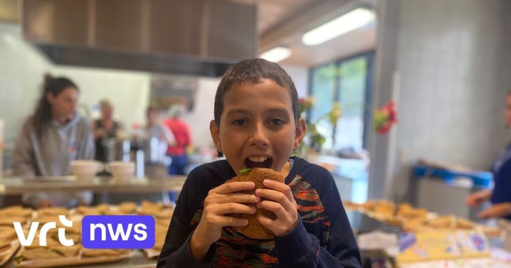 Alle Schüler der Sint-Jozefschool in Kortrijk erhalten eine kostenlose gesunde Mahlzeit: „Viele Kinder mit leeren oder ungesunden Lunchboxen“