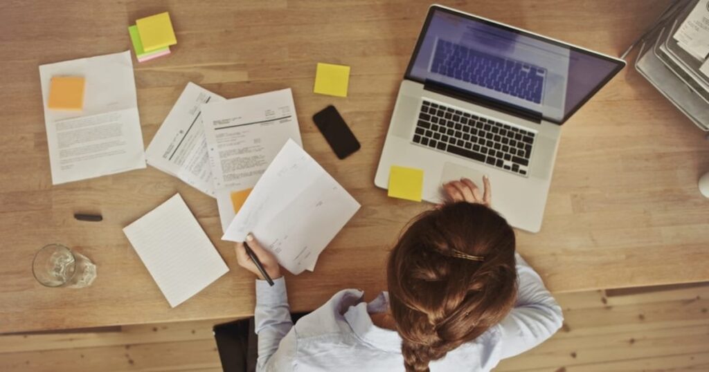 Wer Vollzeit arbeitet, verdient durchschnittlich 4.000 Euro brutto Wer Vollzeit arbeitet, verdient durchschnittlich 4.000 Euro brutto