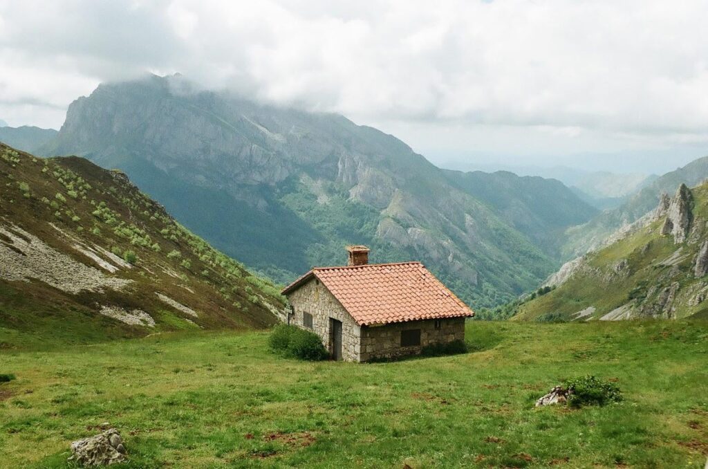Frade-Zuflucht, León. Wenn Sie mehr meiner Fotos sehen und meine Texte von meiner Reise durch Nordspanien lesen möchten, lasse ich den Link unten!
