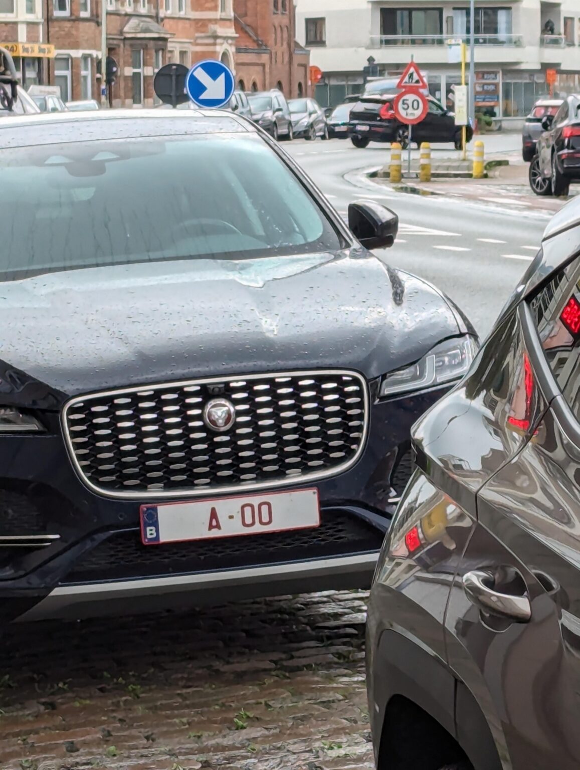 Wer fährt mit diesem Nummernschild?