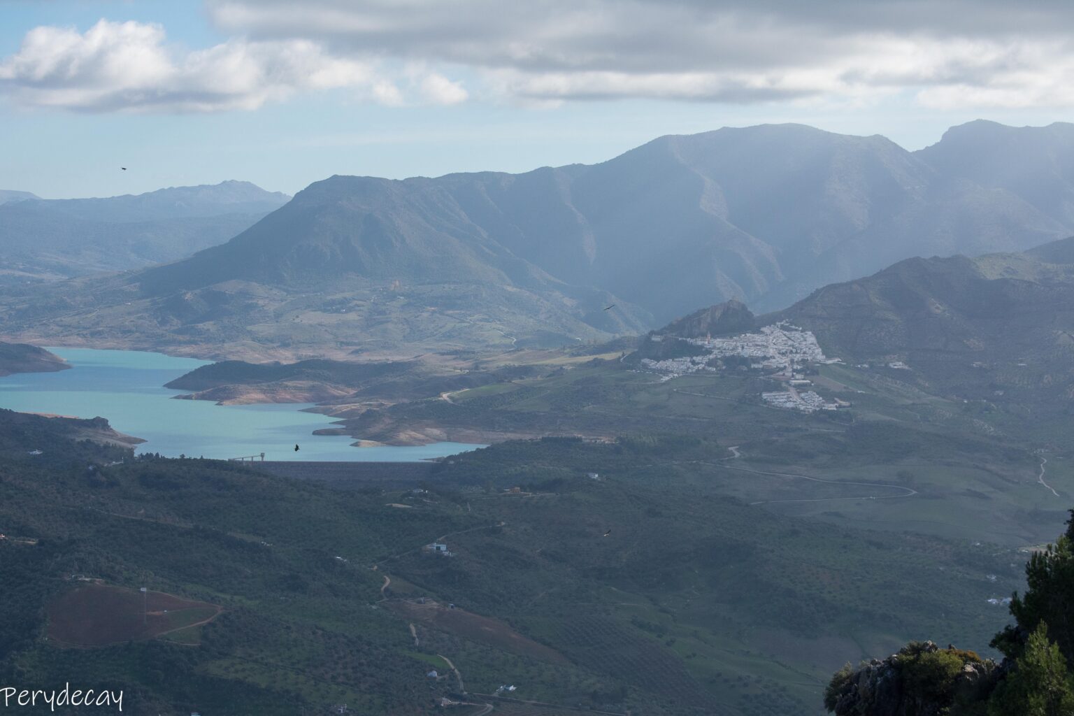 Sierra de Grazalema, im Hintergrund Zahara de la Sierra, Cádiz.