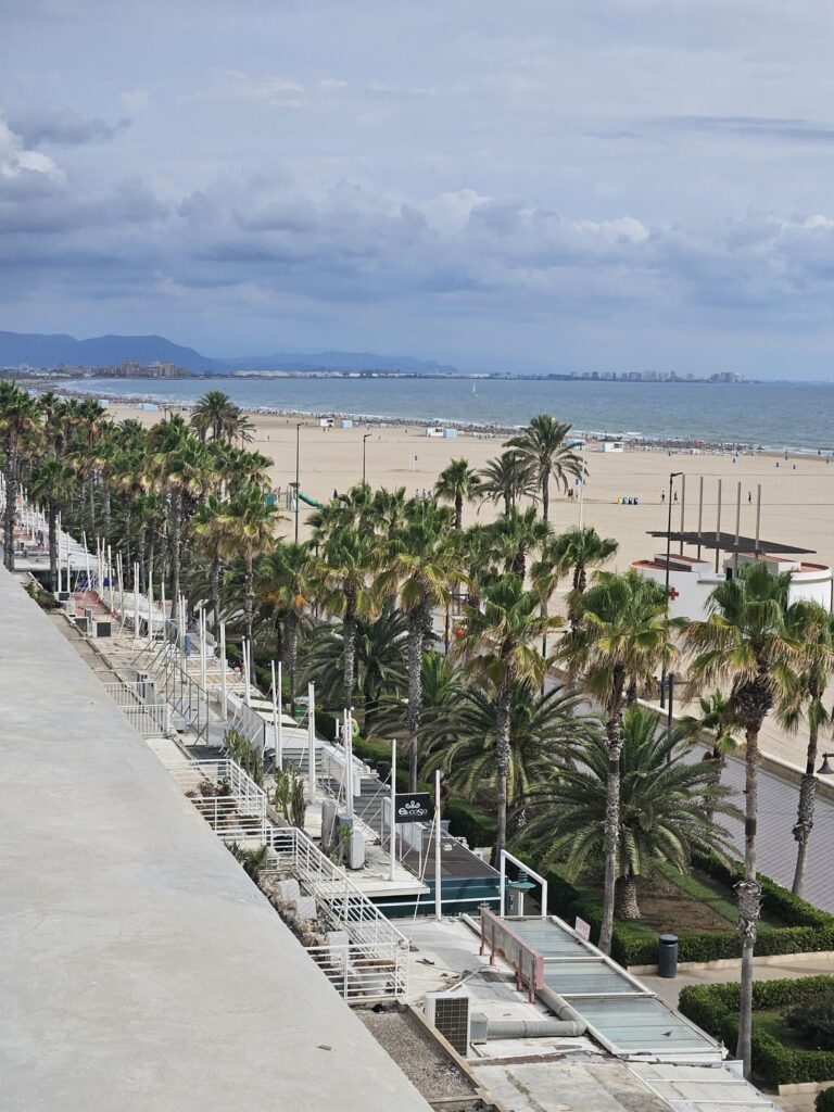 Strand und Yachthafen von Valencia