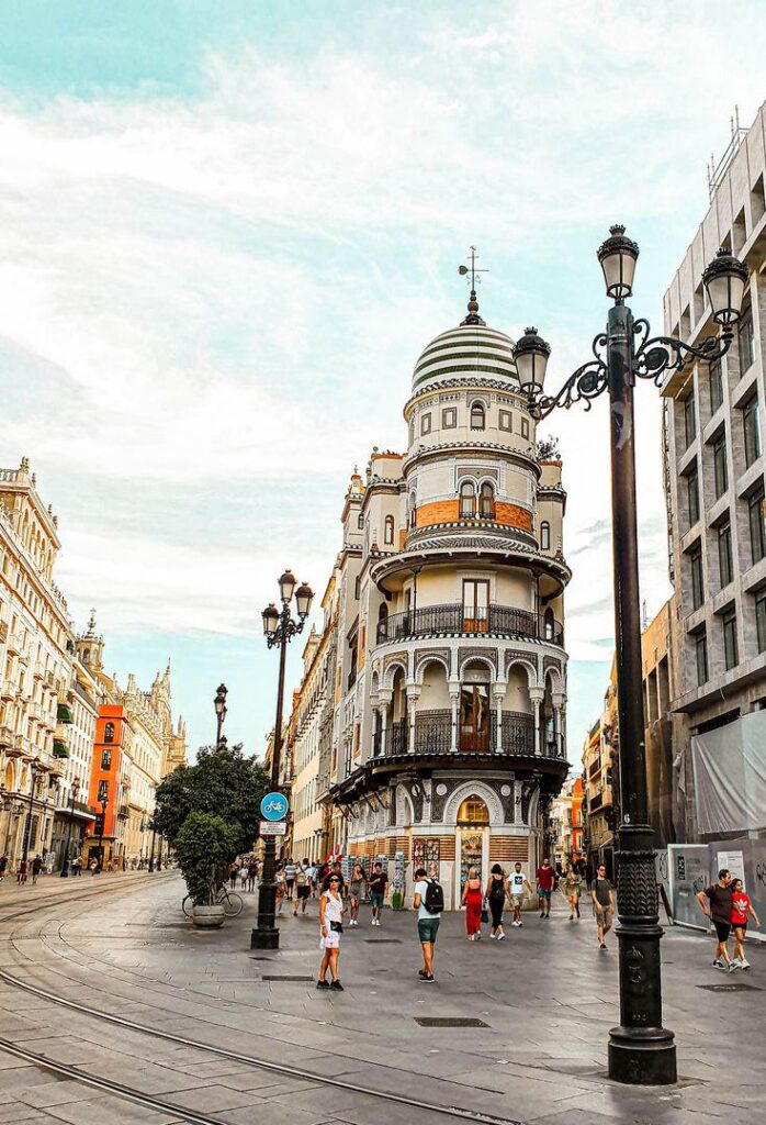 Eines der schönsten Gebäude in meinem wunderschönen SEVILLA