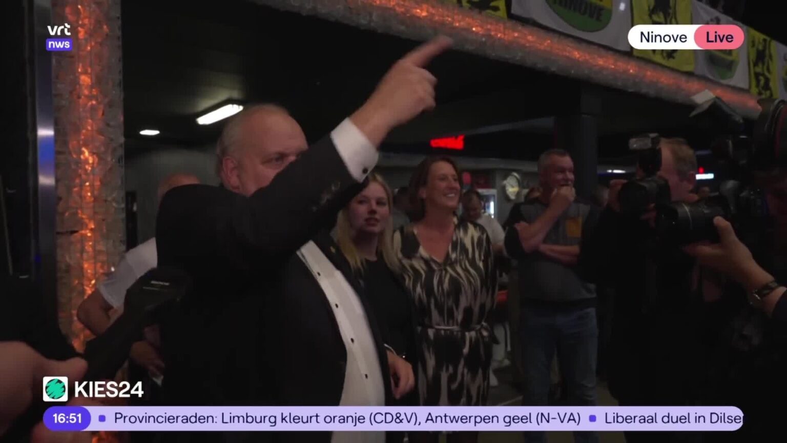 Guy D'haeseleer: „Chocomousse, Schokoladenmousse, Schokoladenmousse“