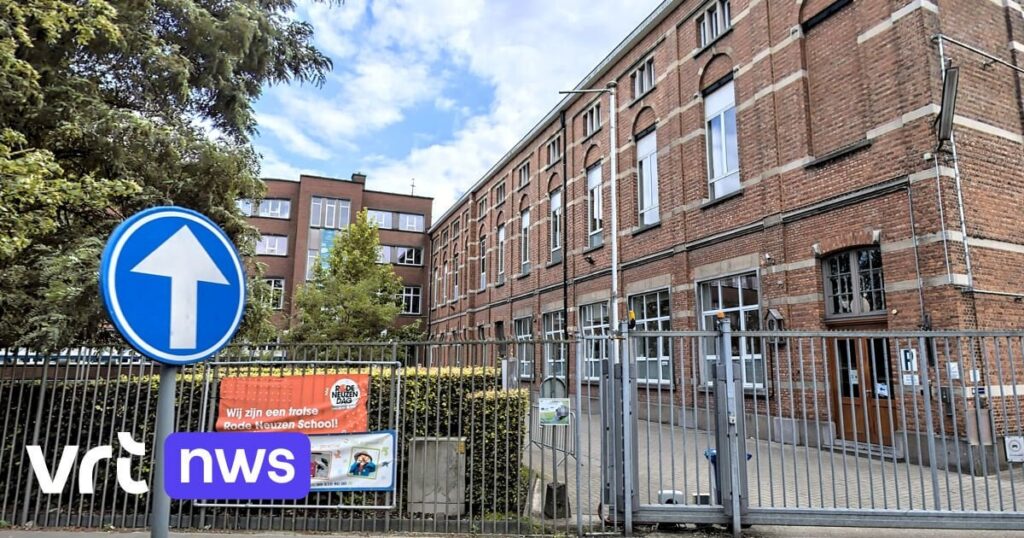 Anleitung für Schüler nach einem Vorfall mit einer Schusswaffe an einer weiterführenden Schule in Sint-Niklaas