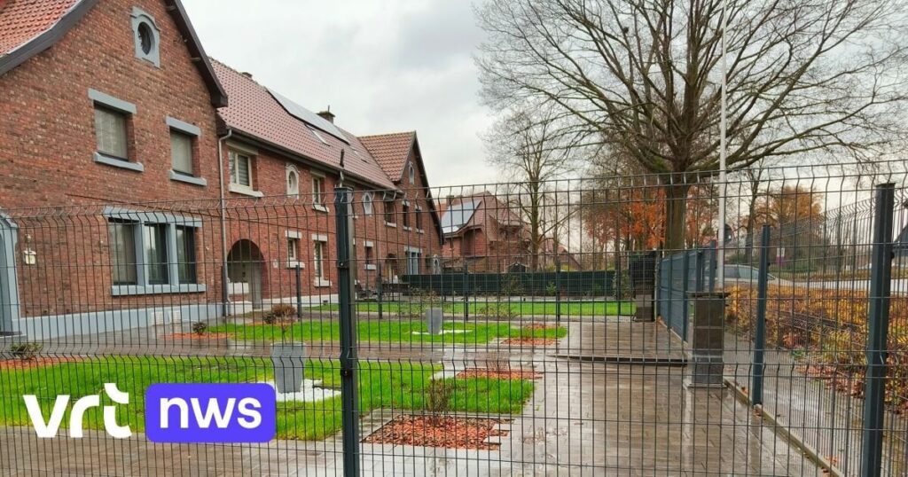 Ein Mann und eine Frau aus Genk werden mit je 2.000 Euro Strafe belegt, weil sie ihren Garten ohne Genehmigung fast vollständig gepflastert haben