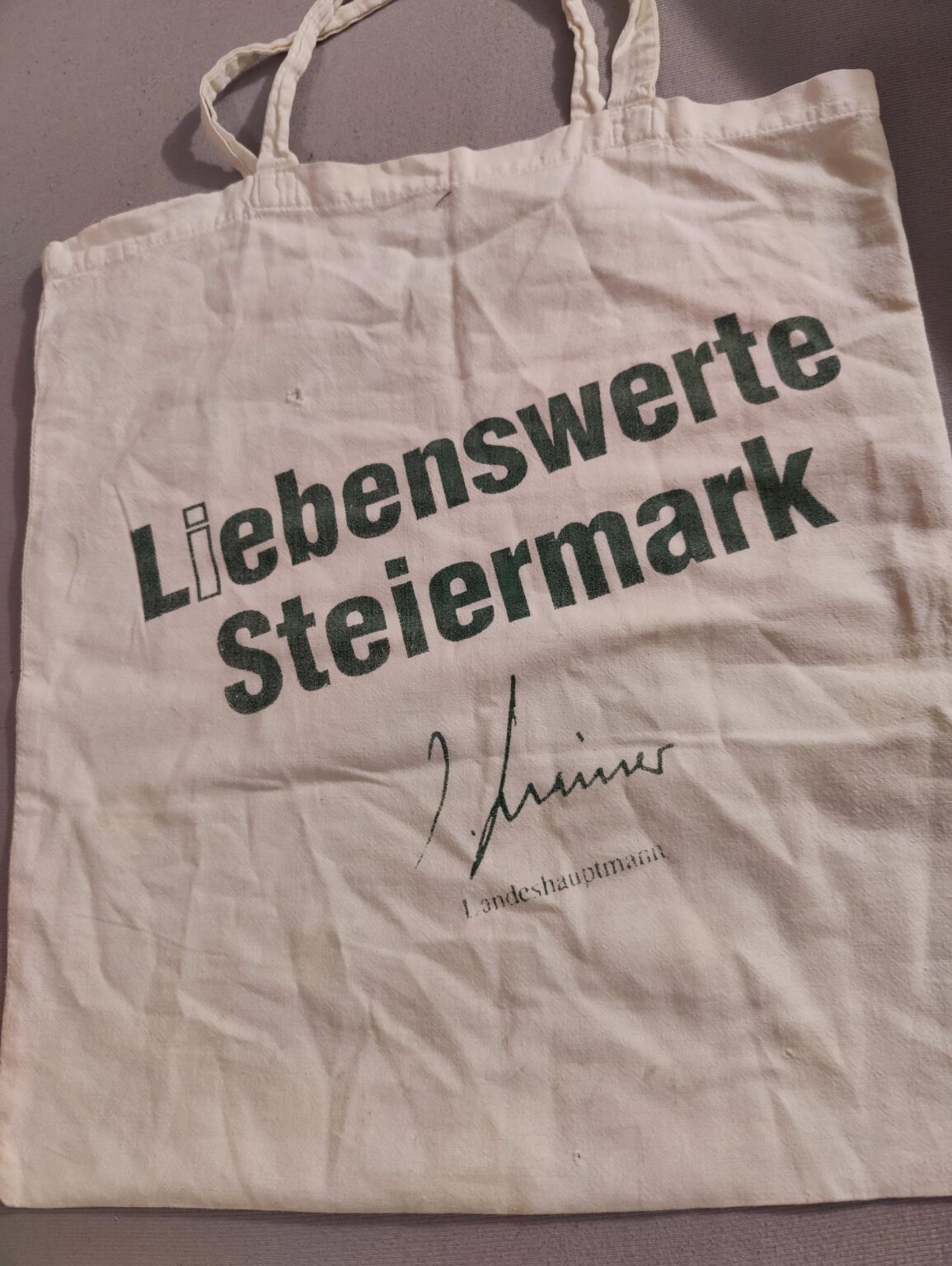 Wessen Unterschrift ist das? Wessen Unterschrift ist das?