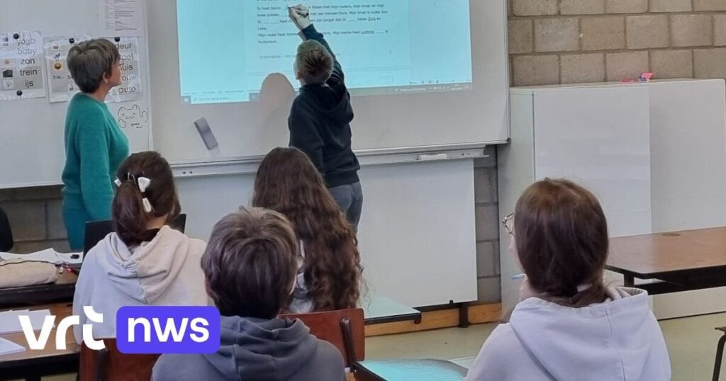Neue Lehrerin Hilde (59) greift nach Verwaltungsfehler auf Einstiegsgehalt zurück: „Ich musste fast 6.000 Euro zurückzahlen“