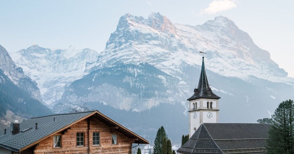 Hätt mir auch nie gedacht dass Lech als „Budget Destination“ fürn Schiurlaub beworben wird… Hätt mir auch nie gedacht dass Lech als "Budget Destination" fürn Schiurlaub beworben wird...