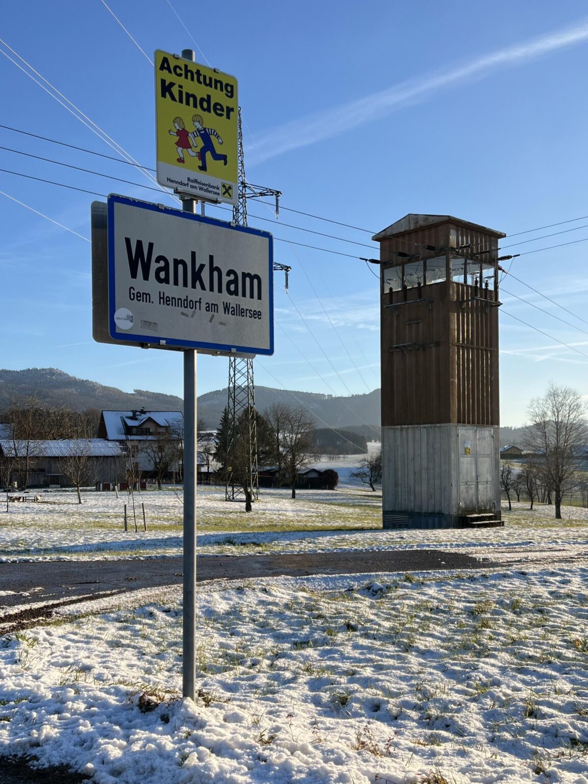 Achtung Kinder! Wankham ist Österreichs neuer Pointe-in-Chief, seit „Fucking“ von der Bildfläche verschwunden ist.