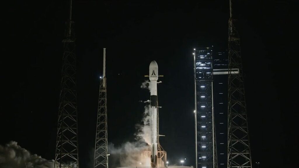 Abbrechen! SpaceX sagt in letzter Sekunde den Start des „MicroGEO“-Satelliten ab
