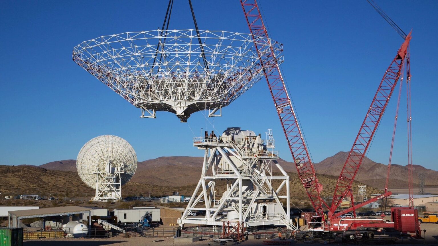 Die neue Deep Space Network-Antenne der NASA hat ihren Höhepunkt erreicht