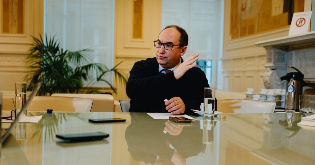 Populismus, Frankoljonismus, das muslimische Votum und ein linkes Image: die Strategie des Brüsseler PS-Abgeordneten Laaouej Populismus, Frankoljonismus, das muslimische Votum und ein linkes Image: die Strategie des Brüsseler PS-Abgeordneten Laaouej