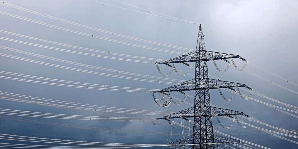 E-Control präsentiert Verordnung: Netzkosten für Strom und Gas steigen 2025 deutlich