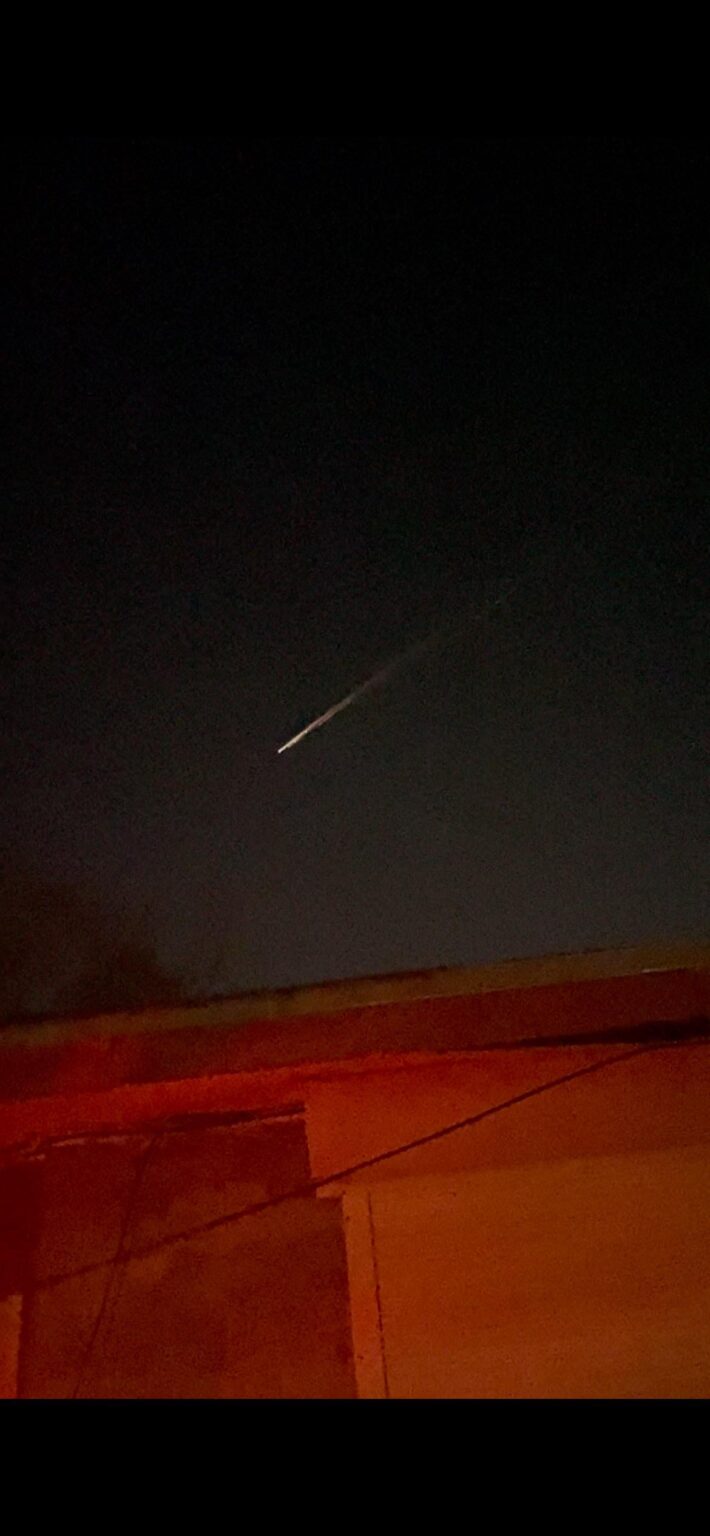 Ich dachte, ich hätte letzte Nacht meinen ersten Kometen gesehen … Ich dachte, ich hätte letzte Nacht meinen ersten Kometen gesehen ...