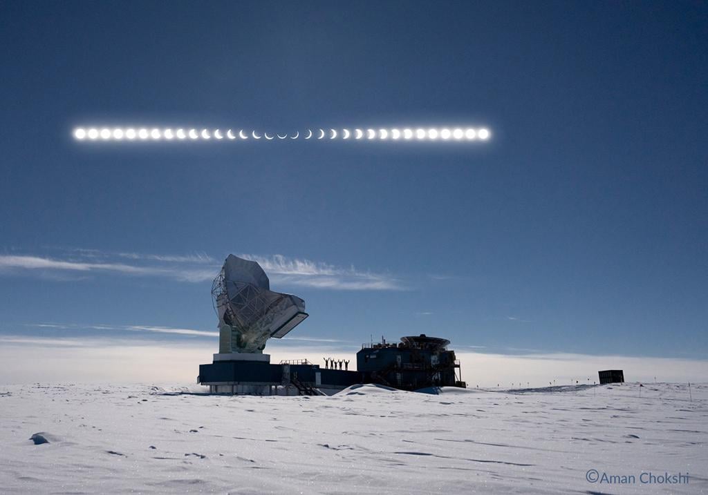Zusammengesetztes Zeitrafferbild der Sonnenfinsternis vom 4. Dezember 2021 vom Südpol der Erde aus. Foto von Aman Chokshi