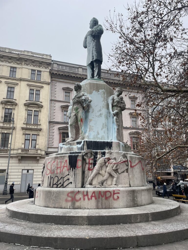 In Wien. Was ist die Hintergrundgeschichte?