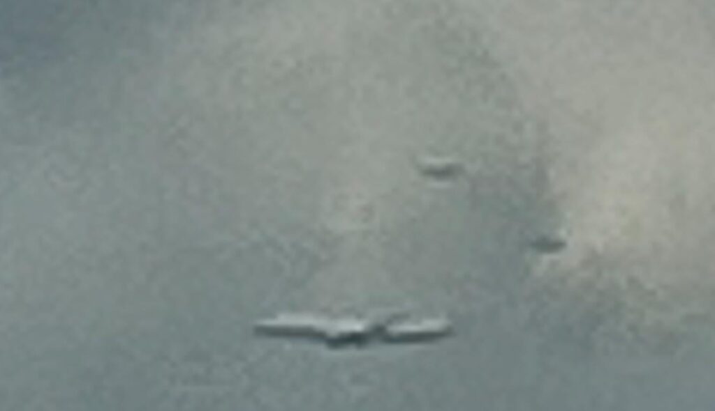 Weiß jemand, was die F-16 eskortierten? Weiß jemand, was die F-16 eskortierten?