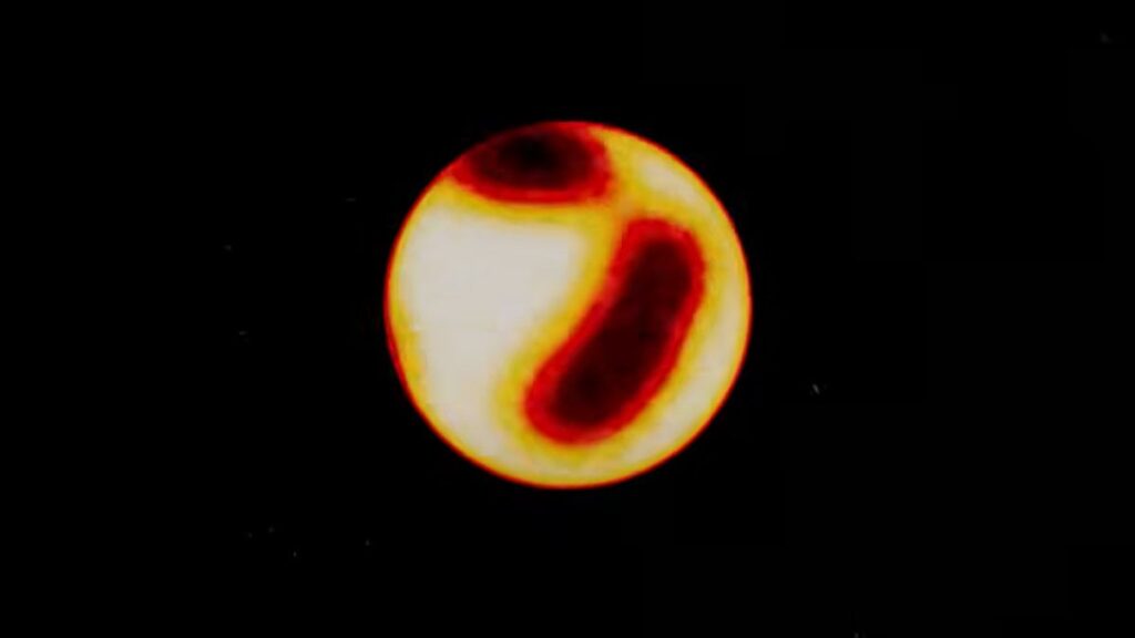 Dieser rote Riesenstern hat Sternflecken, die größer sind als die gesamte Sonne