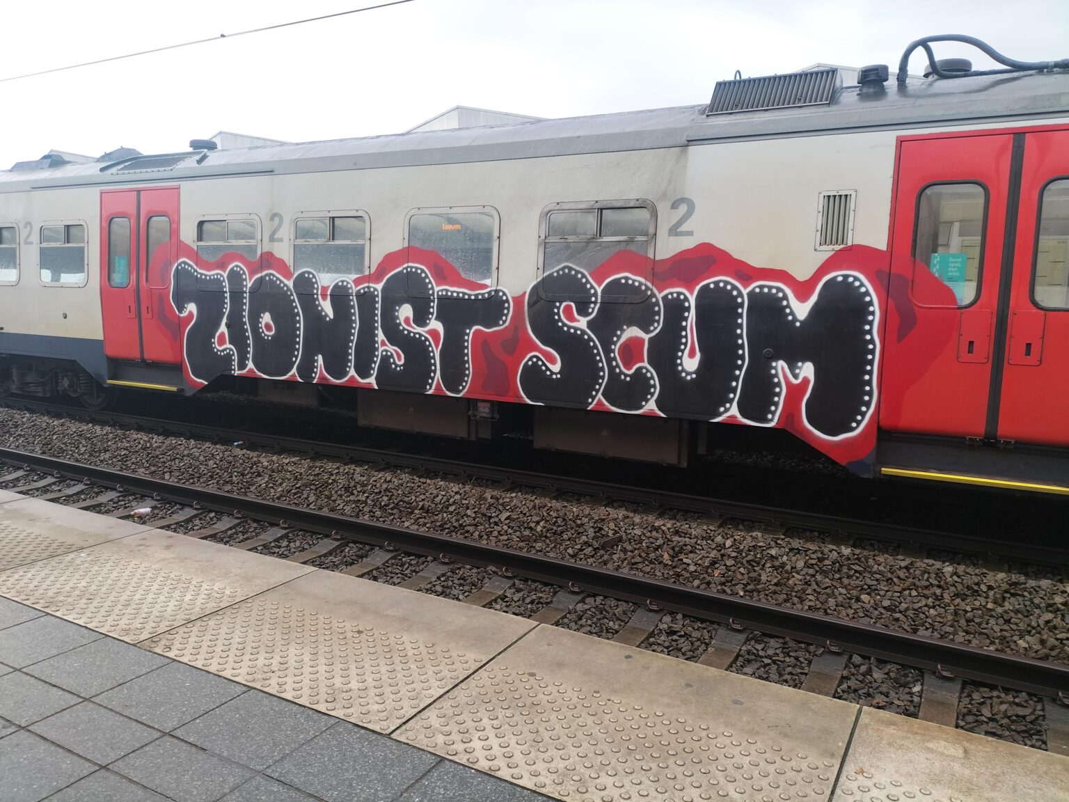 politisch getönte Züge.