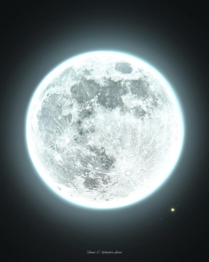 Kalter Vollmond mit Jupiter und seinen Monden! (Wischen Sie, um ein Chicken Nugget zu erhalten, das wie ein Mars aussieht)