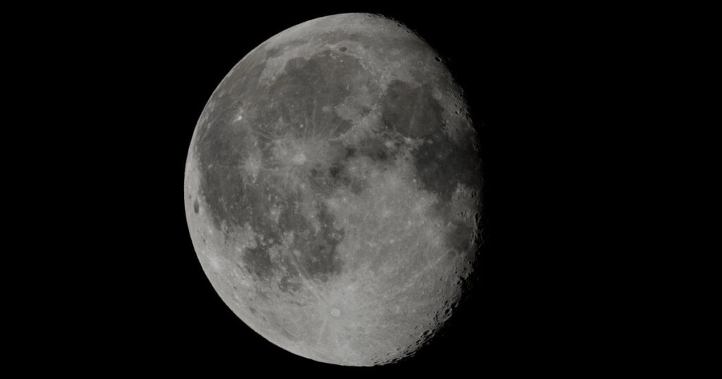 Mond (Ciechanowski)