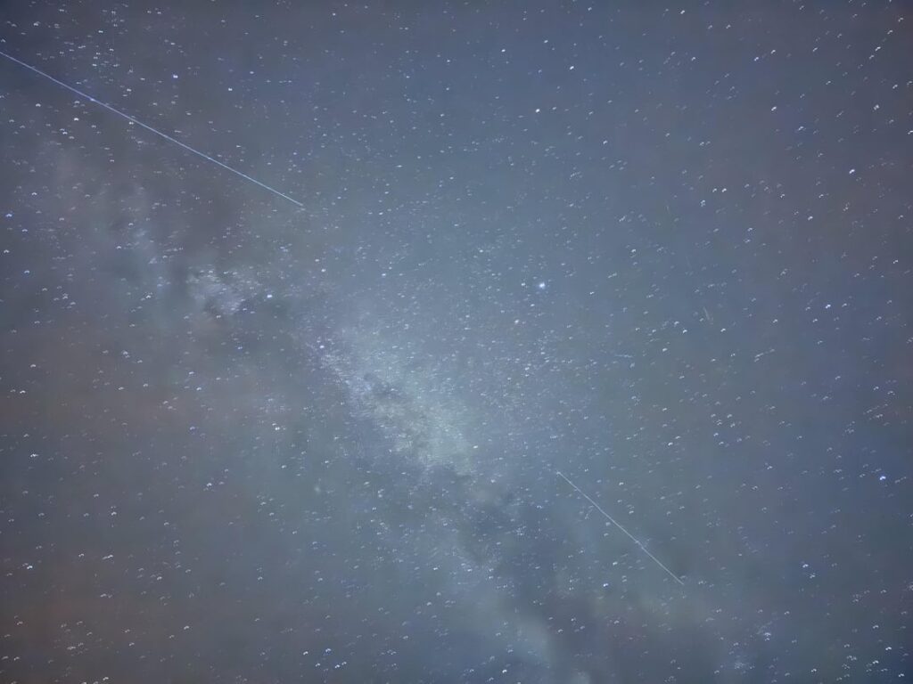 Zum ersten Mal verwende ich Nachtaufnahmen auf dem IPhone. Außerdem habe ich zum ersten Mal Nordlichter gesehen.