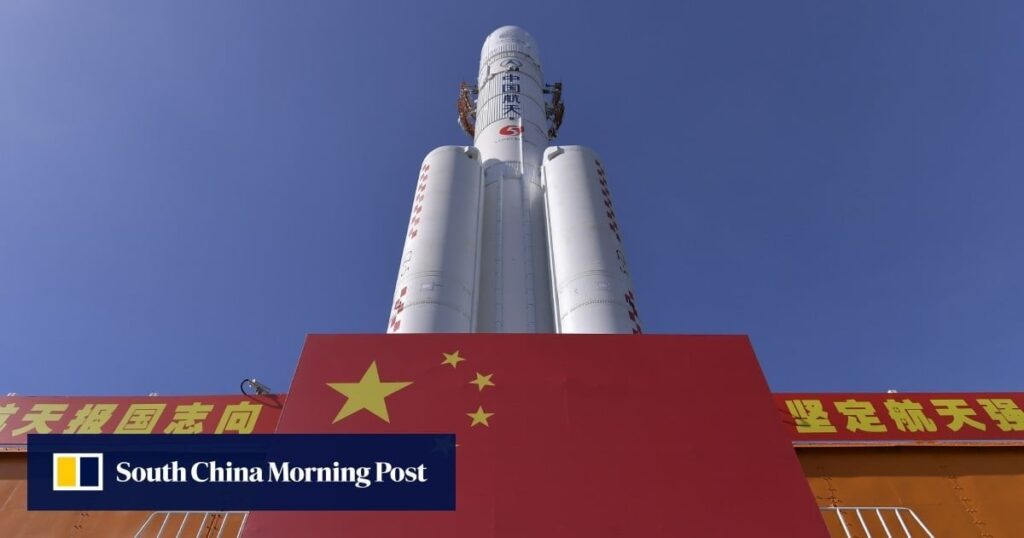 China plant den Bau einer riesigen Solaranlage mit einer Breite von einem Kilometer im Weltraum. Die in einem Jahr gesammelte Energie würde der gesamten Ölmenge entsprechen, die auf der Erde gefördert werden kann China plant den Bau einer riesigen Solaranlage mit einer Breite von einem Kilometer im Weltraum. Die in einem Jahr gesammelte Energie würde der gesamten Ölmenge entsprechen, die auf der Erde gefördert werden kann