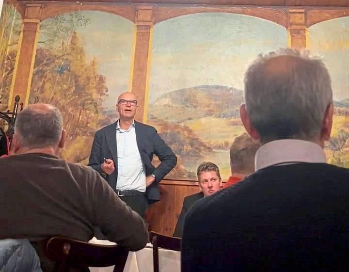 FPÖ-Politiker in heimlicher Aufnahme: Abgeordnete nennen ÖVP "erbärmlich" und Flüchtlinge "Gesindel"