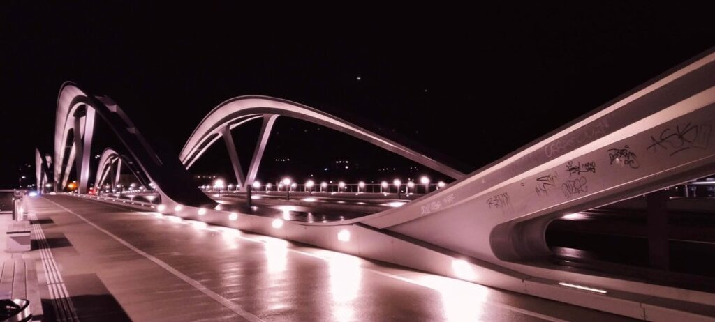 Bridge Details at night | Linz Österreich