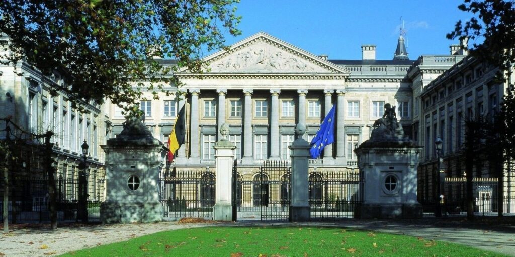 Petition an die Kammer: „Bei Großveranstaltungen muss bei Erfrischungsbestellungen grundsätzlich die Zahlung per Bankkarte akzeptiert werden“