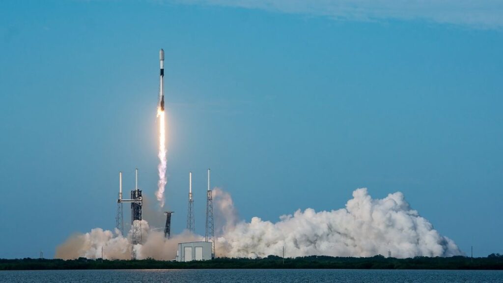 SpaceX startet heute Morgen 21 Starlink-Satelliten von Florida aus