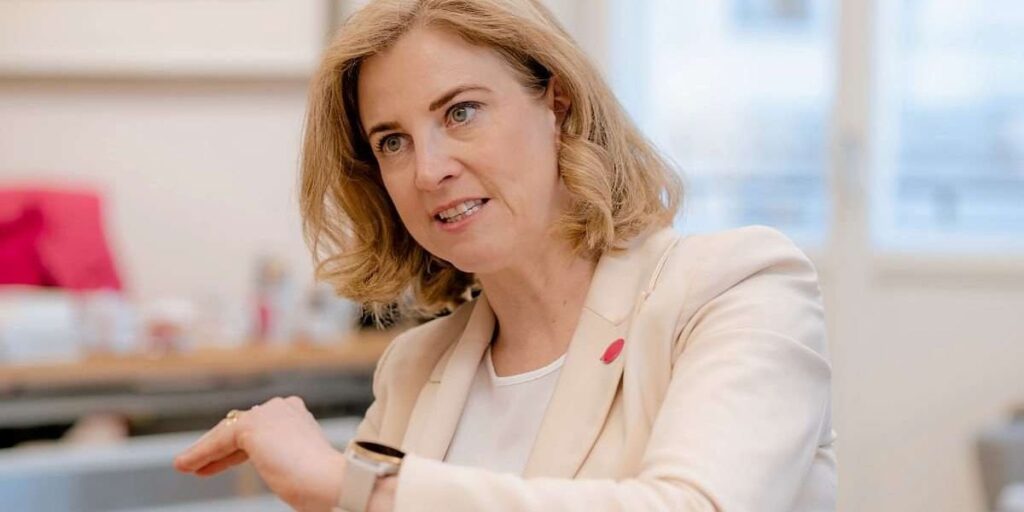 Meinl-Reisinger: "Der Teppich für eine autoritäre Partei ist ausgerollt"