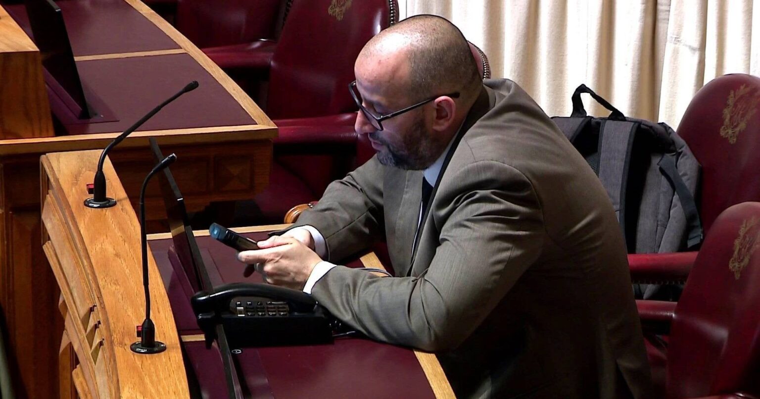 Verwirrung mit Miguel Arruda zwingt das Parlament, die Arbeit vorübergehend einzustellen